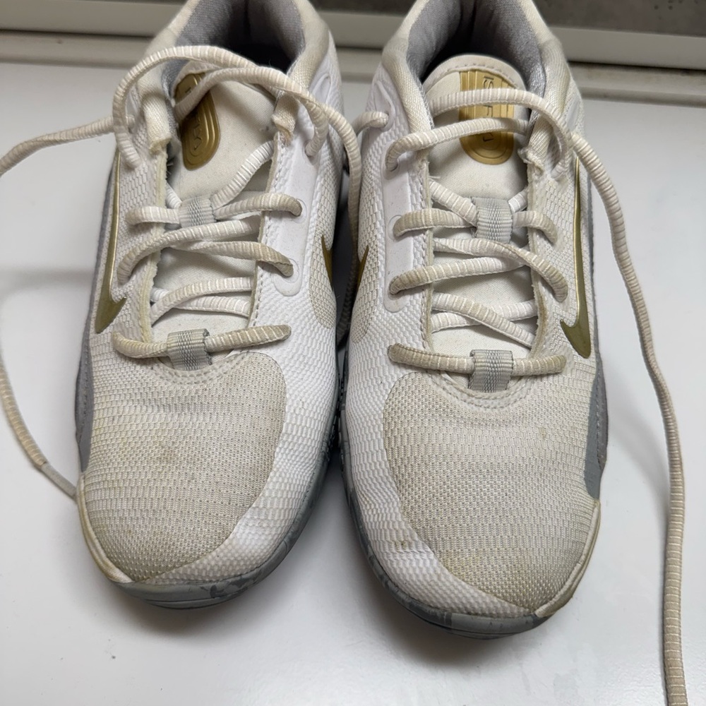 Nike Kids White and Gold Sneakers, size 5